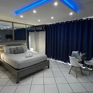 Isla Puerto Rico, One Queen Bed Apartment San Juan