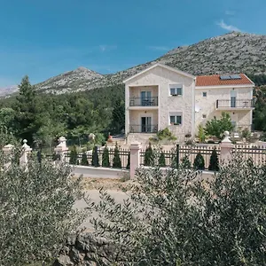 Hedon-stone Apartment Starigrad Paklenica